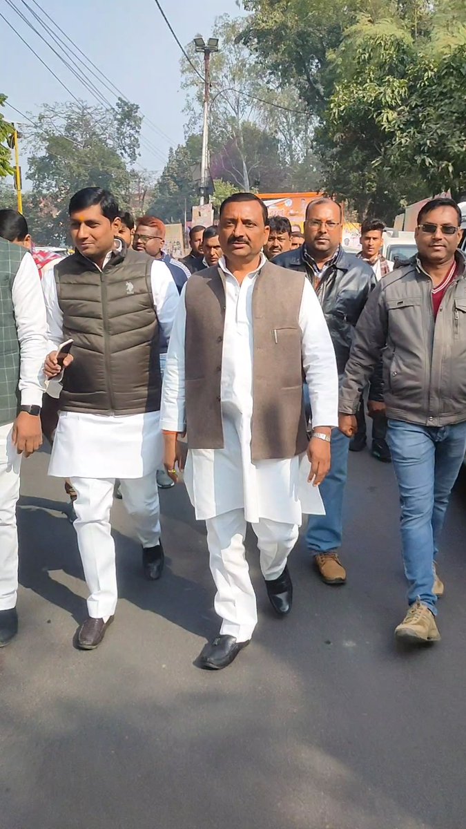 Shivkum23793831's tweet photo. लखनऊ चलो,लखनऊ चलो।
 12 जनवरी शिक्षा मित्र स्वाभिमान बचाओ रैली ईको गार्डन ।
सभी शिक्षामित्र साथियों से अनुरोध की अधिक से अधिक संख्या में आप लोग लखनऊ पहुंचे,और कार्यक्रम को सफल बनाएं। https://t.co/w47wlm5egJ