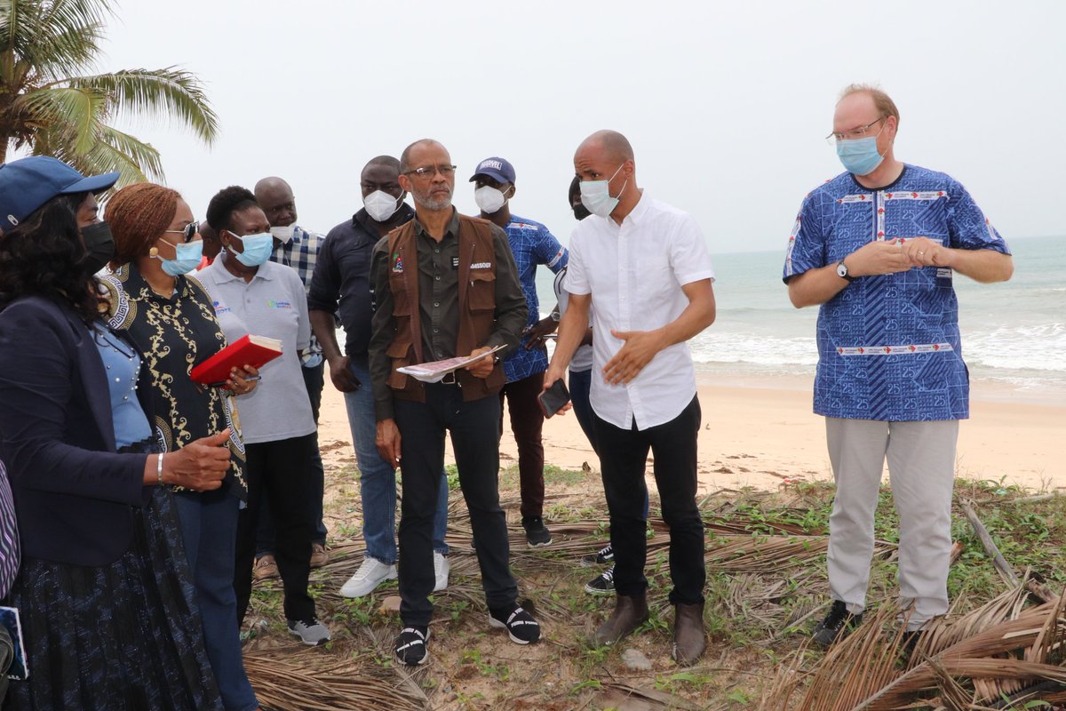 AlikoFondation's tweet photo. @Dangote_alik is partnering with @followlasg on this important project which will benefit the Ibeju-Lekki communities and environs due to the @DangoteGroup's prominence in the area. @followlasg through @LSMOH is commited to revamping health infrastructure at all levels of care https://t.co/GTbWe282ZZ