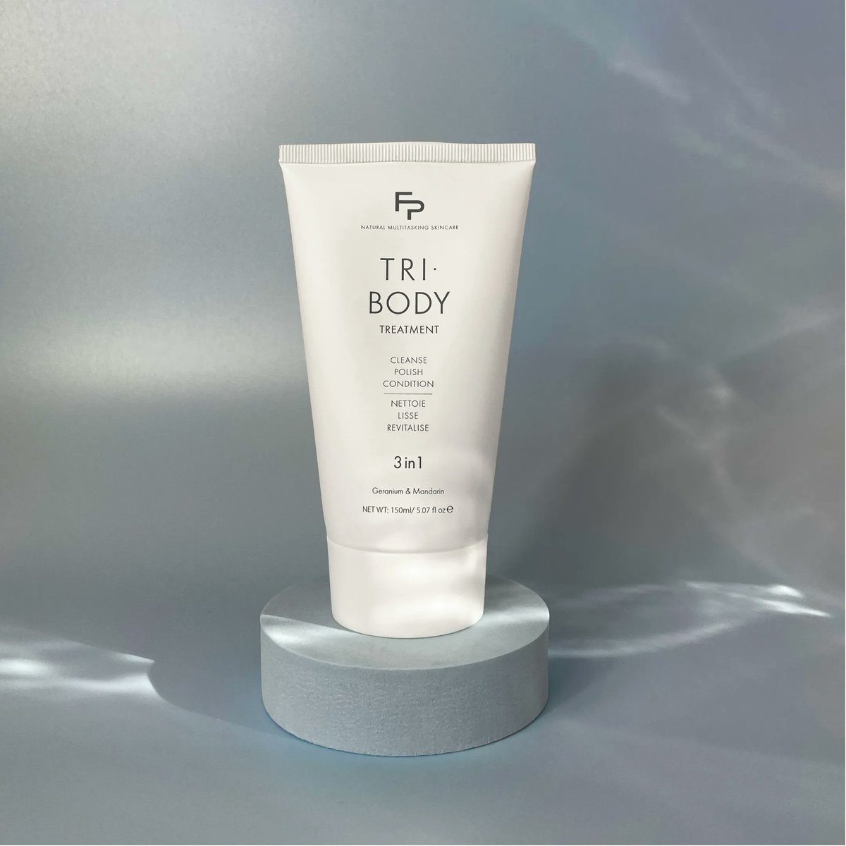 Cleanse, Polish and Condition with Tri-Body Treatment
• Cleanse with a blend of plant-based oils, reparative lipids, multivitamins &amp; skin-brightening pomegranate seed extract.
• Polish skin gently and effectively with a combination of bamboo granules, papaya and mango enzymes.