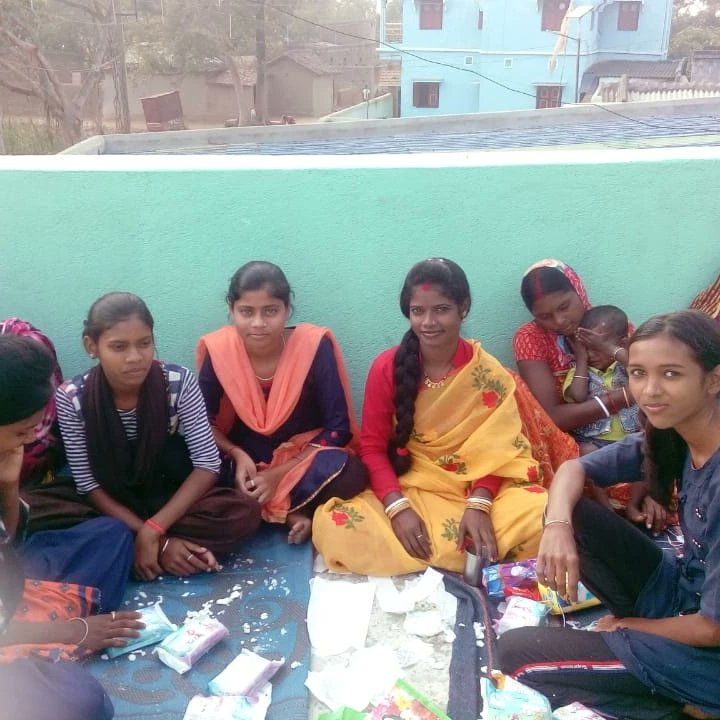 JFoundation's tweet photo. Jeevan Welfare Foundation 
Awareness and Demo of jeevan feel easy sanitary napkin done by PA Shampa Rajwar Chakra S H G Group at Chakra village Dist Purulia WB
Cantact us at
+91 8208369166
https://t.co/bAybl3nRZq
Info.jeevanwel@gmail.com

#Purulia 
#WestBengal 
#nagpur #jwf https://t.co/9W6nQRvvi2