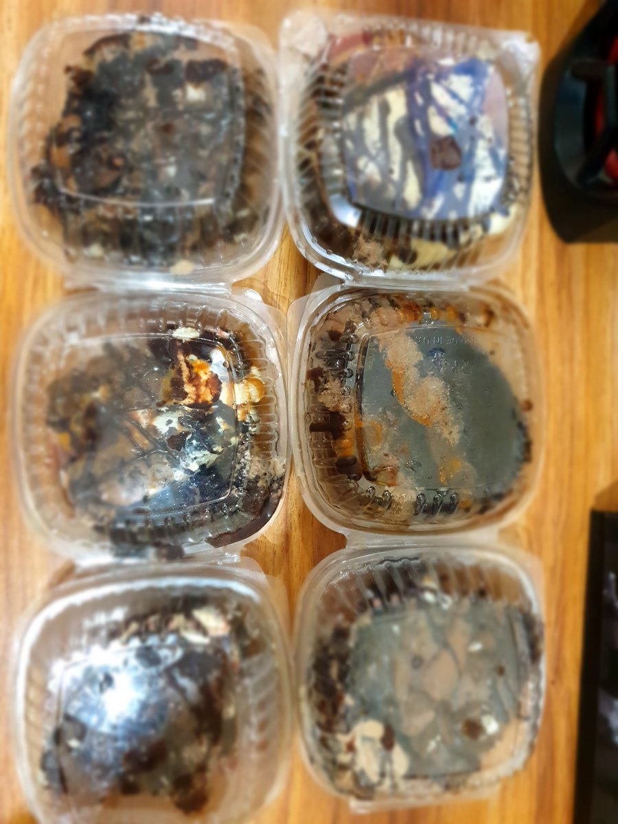 Omotawler's tweet photo. Good morning Abuja! Dessert Spells  has resumed💃. Cake slices and cake parfait will be available from tomorrow😋. And there will be free cookies with every order😝💃. 

Please patronise me &amp; Retweet🙏.

PS: Preorder for large quantity is available✅️

#AbujaTwitterCommunity https://t.co/kGD3KpO78m
