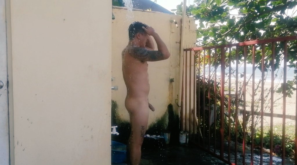 HunkCarlo's tweet photo. Happy 18k Ffs mga loves 😘 may pa out door all the way Nude Pic. Tayo ngayon bawala i zoom nakaka bulag save mo nlng agad delete ko din to maya 😅 https://t.co/bMuoi7wMk5