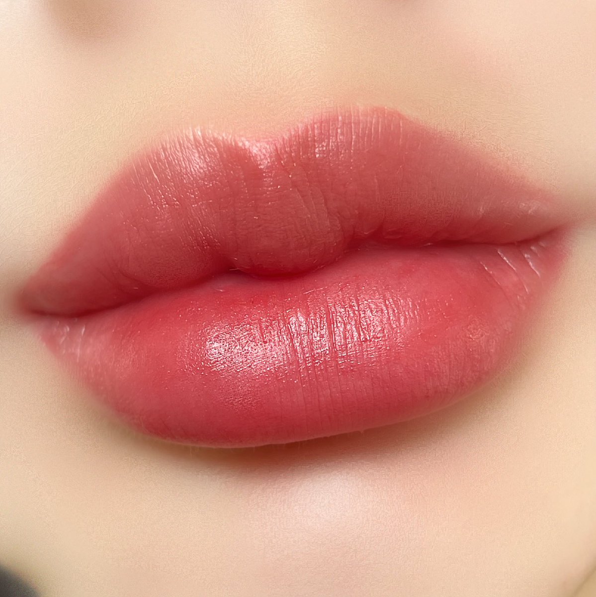 pimpuntaree's tweet photo. ลิป 4U2 รุ่นใหม่อีกแล้วววว รุ่น Water Lip Stain รอบนี้เชียร์ เบอร์ 09 Love him สุดใจค้าบบบ💖 เนื้อรุ่นนี้บางเบา ไม่หนักปากเลย แล้วสีสวยแบบสับ https://t.co/XGuvxQdzku