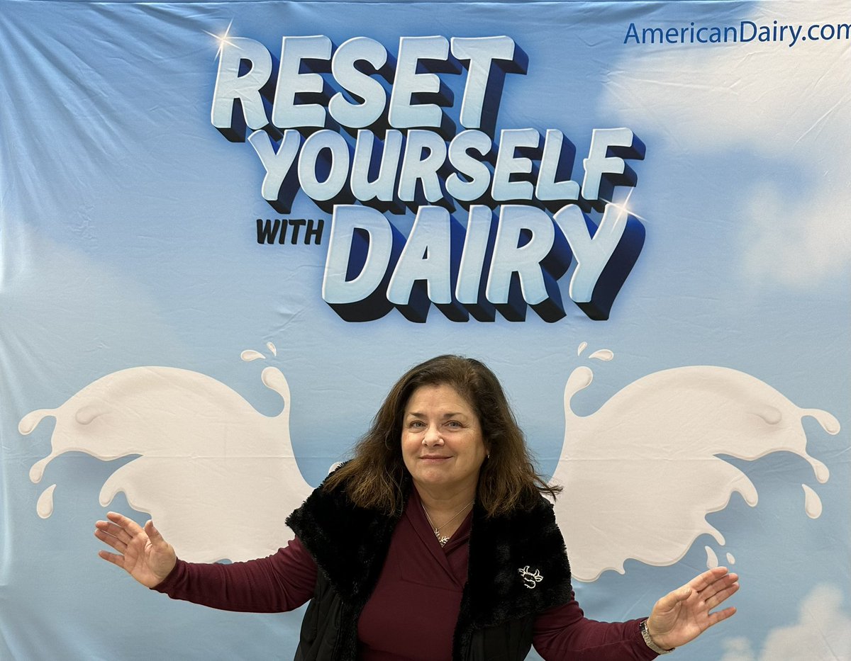 Start your week on the right wing! #MondayMotivation at #2023PAFarmShow 🥛👩‍🌾 #ChoosePADairy