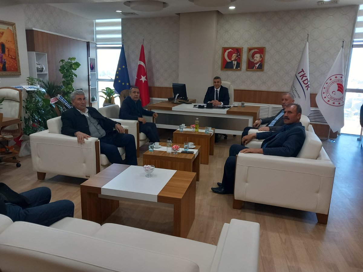 UrfabesiOSB's tweet photo. Şanlıurfa TKDK İl Koordinatörlüğüne atanan Sayın Serkan AYDIN'a Yön.Kur.Bşk M.Veyis GÜLOĞLU ve beraberindeki heyet ile kendilerine ziyaret edip yeni görevinde başarılar diledi... https://t.co/LhoL2SuRbb