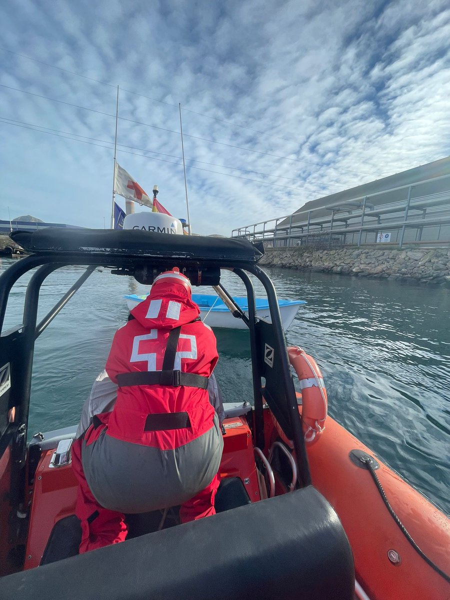 CruzRojaRMurcia's tweet photo. A petición de @salvamentogob se activa #BasedeMar de #Cartagena para movilizar la #LSAtenea para retirar una embarcación a la derivada dentro de la dársena de #Escombreras @PuertodeCtg #SeguridadNáutica @112rmurcia https://t.co/0rT2rfC4uj