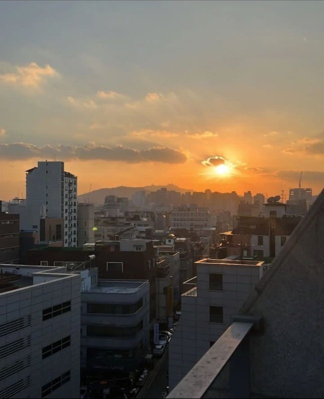 donghyunique's tweet photo. "I was able to come this far thanks to those who save me."

For new beginnings, youngmin ❤️ https://t.co/qGuHqz5KxZ