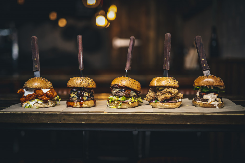 STUDENT DEAL

Just £12.50 for one of our burgers and a pint of headliner