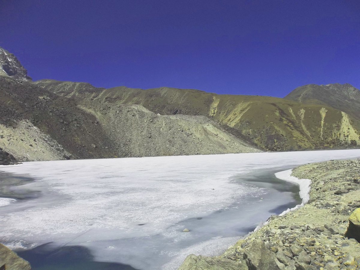 highrouteadv's tweet photo. The sparkling, pristine blue and green waters of the Gokyo Lakes are one of Nepal's most memorable sights in the Everest Region in Nepal.
#nepaltravelguide
#happynewyear2023
#nepaltrekking
#everestregion
#everestbasecamp
#GokyoValley #gokyolake
#hradventure #highrouteadventure https://t.co/lvMc4YbMjv