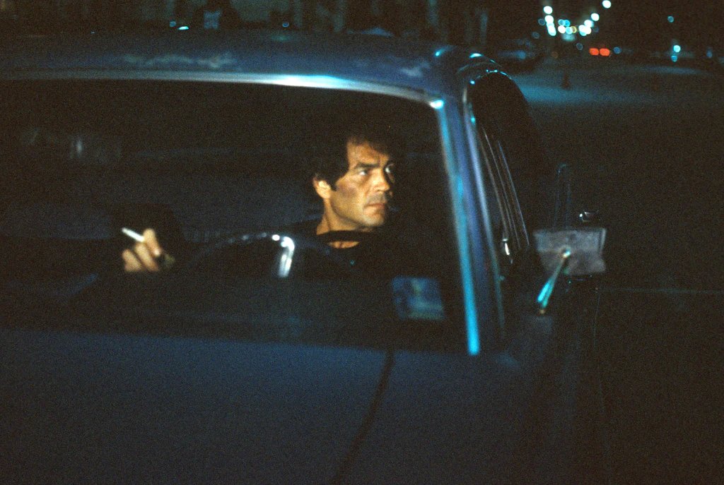CarlottaFilms's tweet photo. Le 21/03, soyez prêt.e.s pour l’arrivée d’un nouveau titre dans notre #MidnightCollection ! Avec EXTRÊME LIMITE, découvrez un thriller urbain sous adrénaline dans le Los Angeles des 80’s. Actuellement en précommande à tarif préférentiel : https://t.co/0zlQZ1OGAT https://t.co/LVAhyyImnR