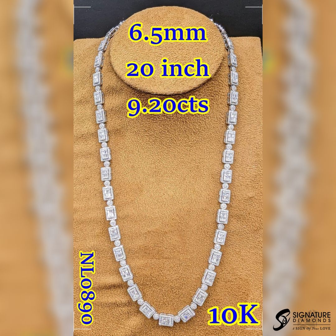 SignatureDiamon's tweet image. Dripping in brilliant diamonds and all set to conquer this Year🌟

#CubanLinks #CubanChains #DiamondCuban #IcedOut #IcedOutJewelry #HipHopJewelry #DiamondCubanChain #DiamondChains #DiamondNecklace #luxury #LuxuryJewelry #SignatureDiamonds #Knoxville #Tennessee #WestTownMall