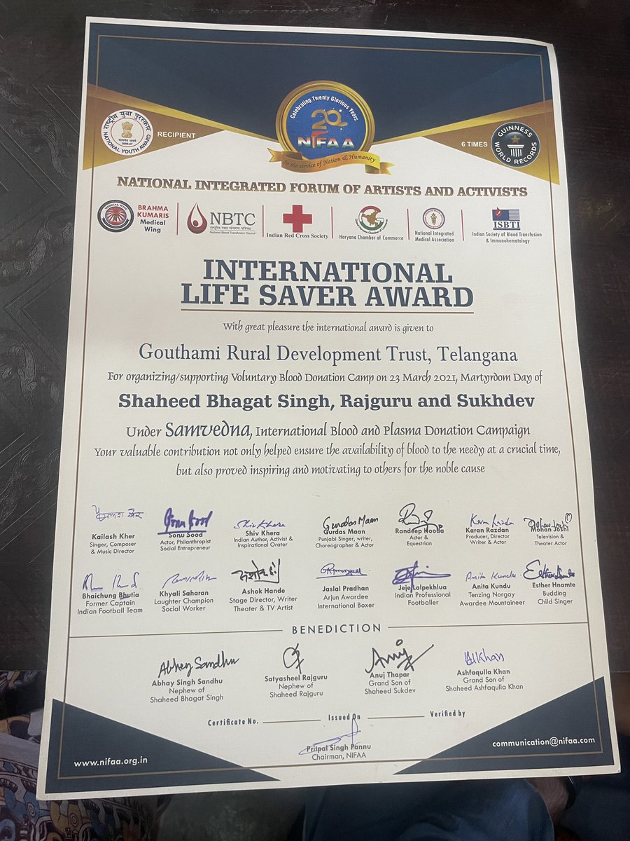 SLavanyaArun's tweet photo. We proudly To announce about The #WorldbookofRecords (#NIFAA ) have awarded our NGO trust for The Donation of BLOOD for Thalasmia patients at #COVID by 200 Youth on occasion of Bhagathsingh birthday celebrations at Godhavarikhani Hovt Hospital.with cordinance with NYP president . https://t.co/jxLEDaKX0T