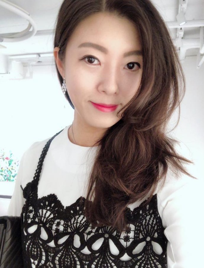 MBwallya's tweet photo. 새로운 한주가 시작이네요..
트친분들 즐거운 한주 되세요.
편한친구 하실 30세이상 이성친구 유부남도 좋아요..
하트 누르고 쪽 편하게 주세요..

#유부녀 #삼성동 #섹트 #소통 #외로움 https://t.co/dTqiGV5Ksz