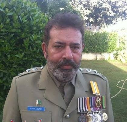 prof_engr_ahmad's tweet photo. For you its 9 th January but for us its the Shaddat Anniversary of
SSP CHAUDHRY ASLAM (Shaheed)
Pride of Sindh Police
Cradle of Leadership The Lion
May Allah bless you in Jannah Ameen
#KarachiEat
#حافظ_کا_اعلان_کراچی https://t.co/i4qEAcBpx1