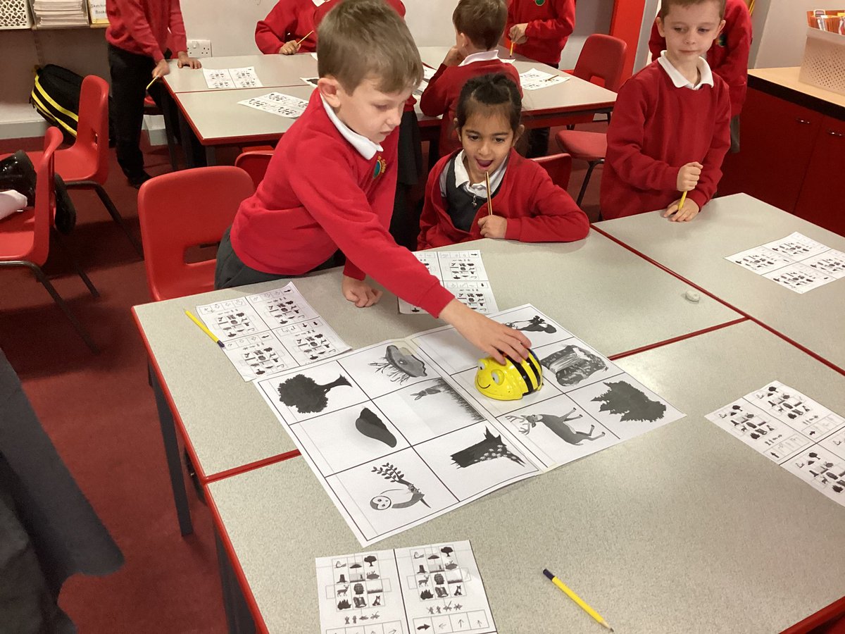 MoorlandsHudds's tweet image. Year 2 have been using Beebots in Computing to learn algorithms and sequencing. #MPSYear2 #MPSComputing #Beebots