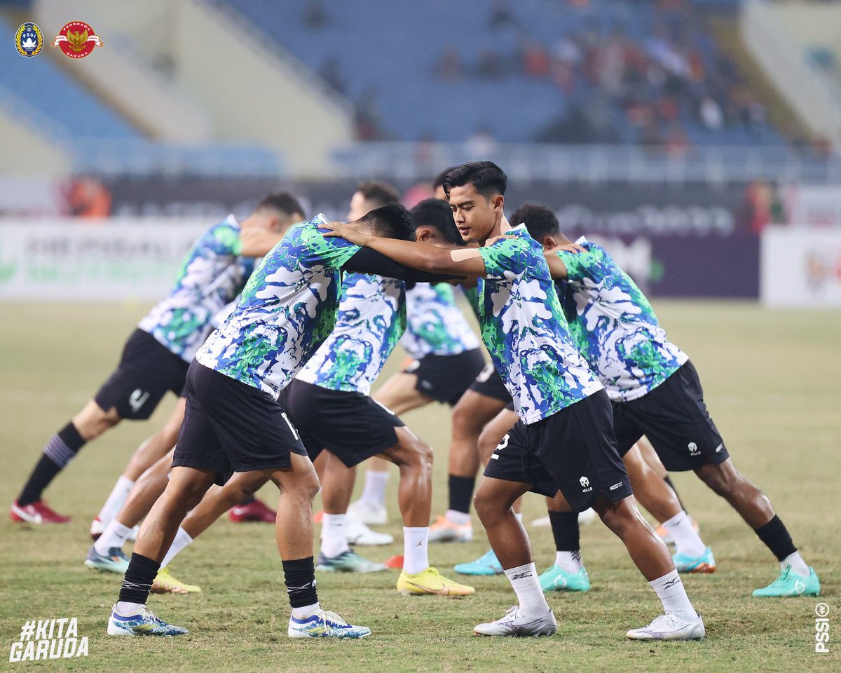 PSSI's tweet photo. Warming-up! 🔥

#KitaGaruda #TimnasDay https://t.co/ExwDpfW6zg