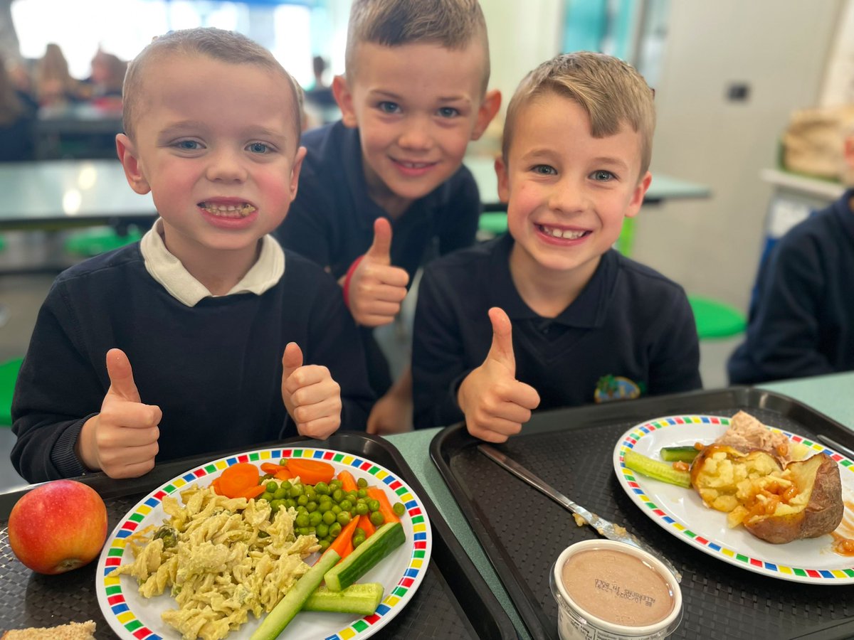 Today we joined the <a href="/Chartwells_UK/">Chartwells Schools</a> family and it’s a big thumbs up from the children! 

         🥝🥖🍝🥖🥝