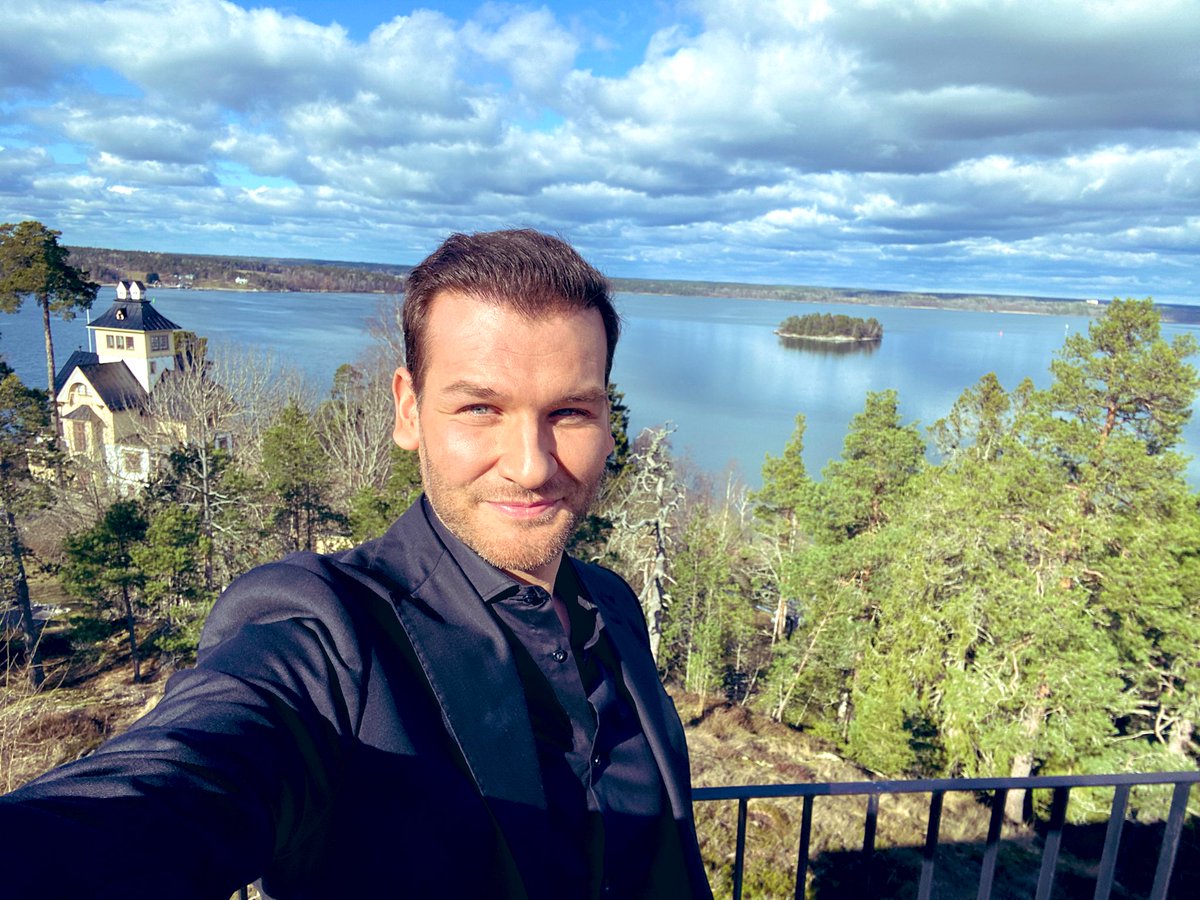 ChristianMagdu's tweet photo. Nämen hallå där! #Gåsmamman #säsong 6 flyger in på @TV4 idag!
Alla ni som missade sista säsongen på C More har en högtidsstund framför er kommande veckor på riks-tv. Sonja, Lukas, Emil, Gustav, Nina, Zac och Yussuf ser fram emot att roa och oroa er.
#slutet #tv4play #penoza https://t.co/8TZgb96HZR