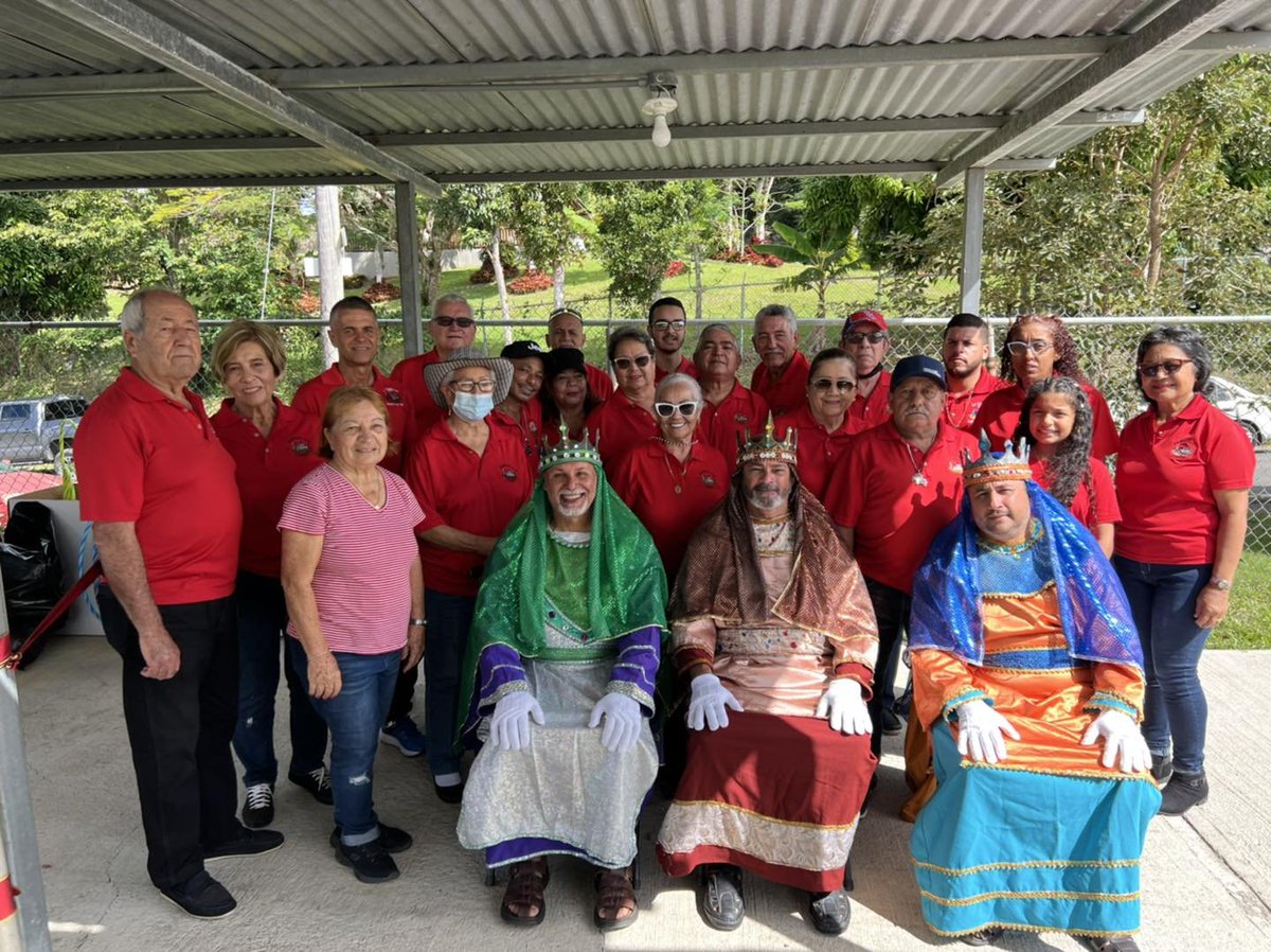 CayeyCiudadVerd's tweet photo. ¡Tres décadas de celebración en la comunidad de Cercadillo en Cayey!
👑QUE VIVA LA TRADICIÓN👑
#diadereyes #navidadpr #cercadillo #cayey
Municipio de Cayey
Rolando Ortiz Velázquez, alcalde https://t.co/g0TkHQKx9L