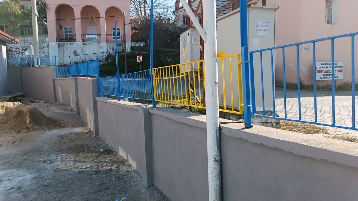 İlkokul binamız yeni renklerine kavuştu..Okulumuzun bahçe duvarı iç ve dış sıvası yapıldı.korkuluklarımızda okulumuz gibi rengârenk bir hale bürüdük.<a href="/Aydin_MEM/">Aydın İl Millî Eğitim Müdürlüğü</a> <a href="/SokeIlce/">Söke İlçe Milli Eğitim Müdürlüğü</a> <a href="/yapiciserafetin/">Şerafettin Yapıcı</a> <a href="/seyfullah0966/">Seyfullah OKUMUŞ</a> <a href="/cengizaydin36/">Cengiz Aydın</a>