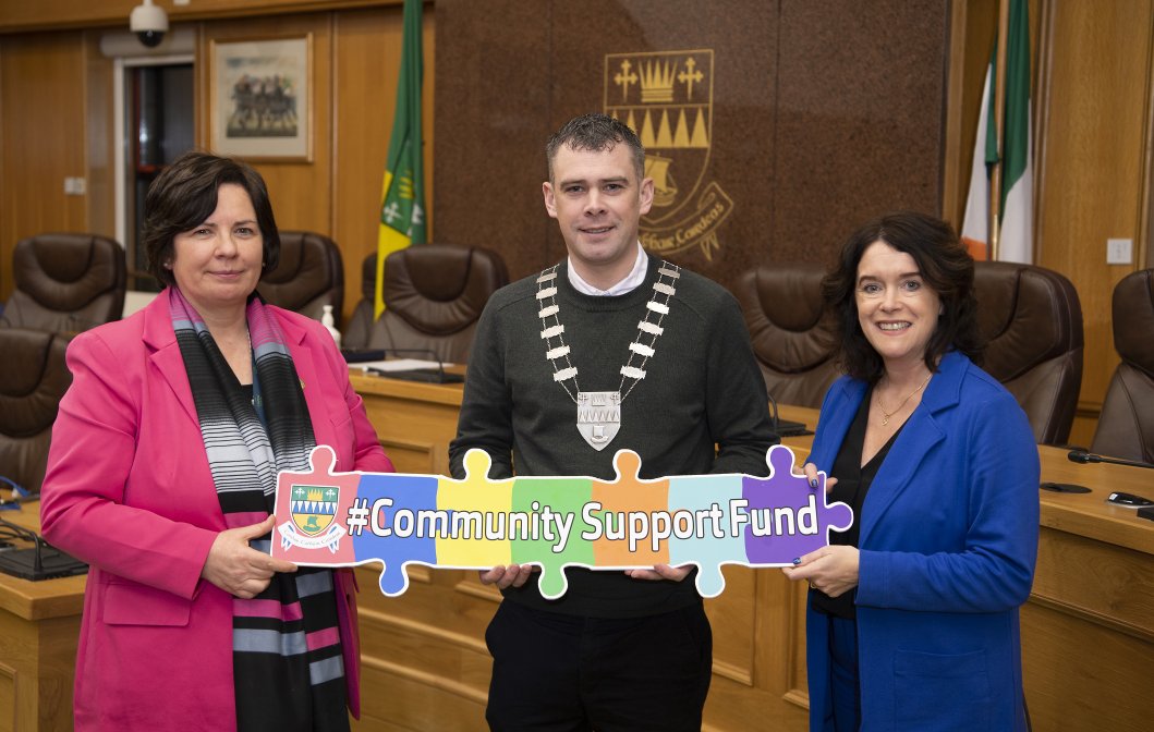 countykerry's tweet photo. 🚨Calling all community and voluntary groups

Applications are now open for the 2023 Community Support Fund which supports community projects and services across the county

📅Closing date is 8 February

Apply online now: 

https://t.co/MiULDri9rE https://t.co/vuuLg9qLTQ