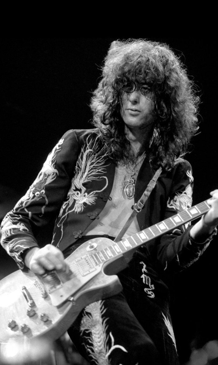 iamthesupersj's tweet photo. Happy birthday, JIMMY PAGE! 🎸🔥🔥🔥
📷 Terry O'Neill
#LordoftheRiffs #TheWizard #LedZeppelin https://t.co/6YX8HbawAg