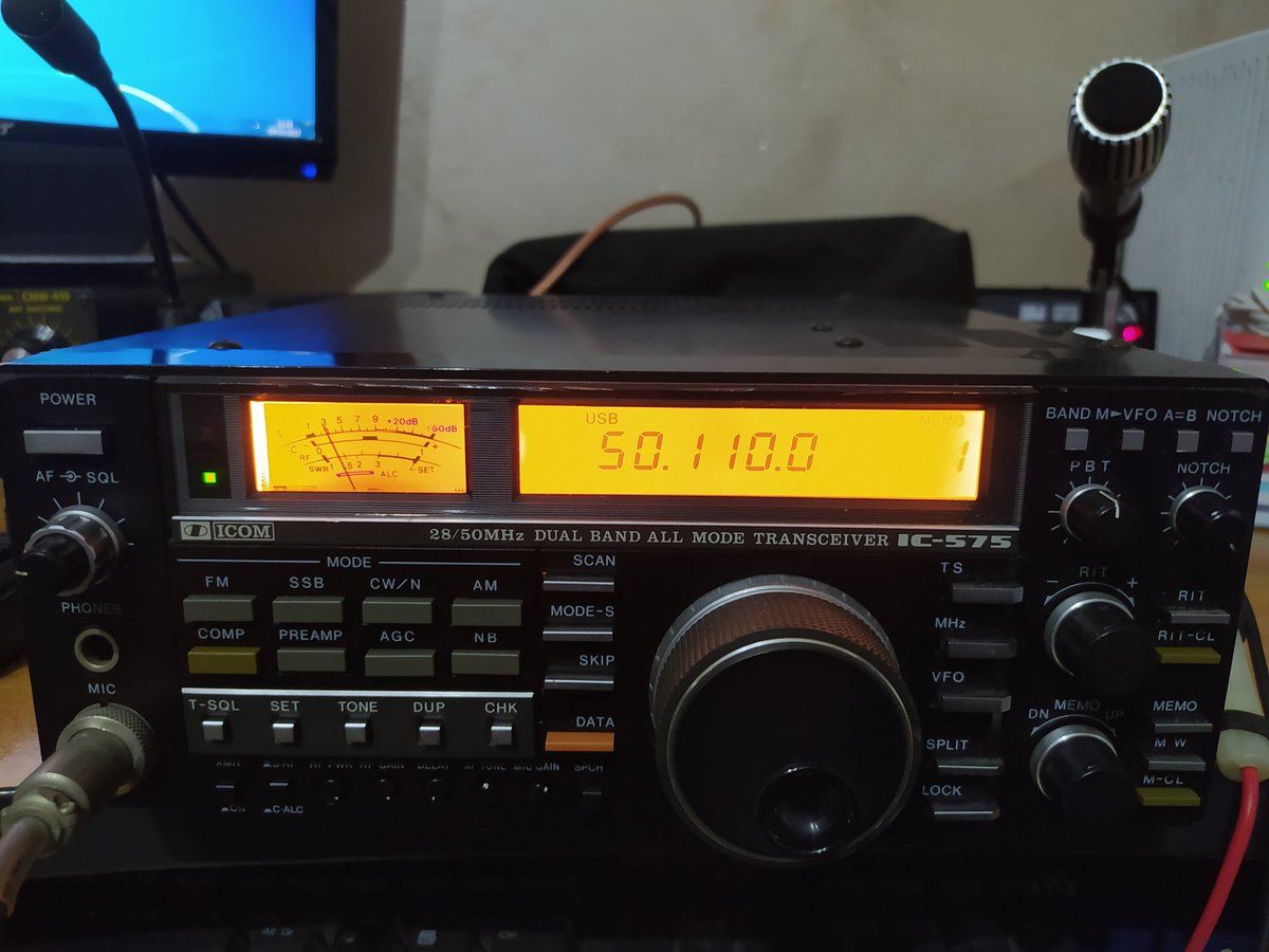 iq8bi's tweet photo. #icom #ic575 #50mhz #28mhz #hamradio https://t.co/IlYU7vlzmH