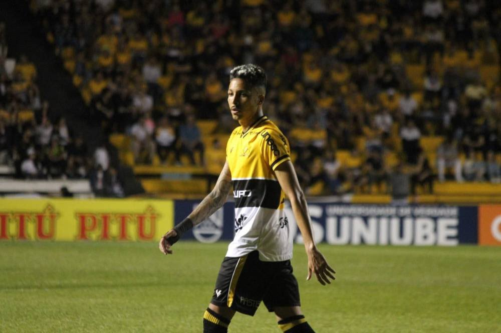 TiagoInacio07's tweet photo. Ítalo Melo 

O jogador renovou contrato com o Confiança SE até metade de 2024 para poder ser emprestado para o Criciúma. 

No tigre ele terá um contrato de empréstimo até Dezembro de 2023. 

Departamento de Futebol aguarda o jogador nesta terça dia 10 em Criciúma. https://t.co/W14lzaHvD5