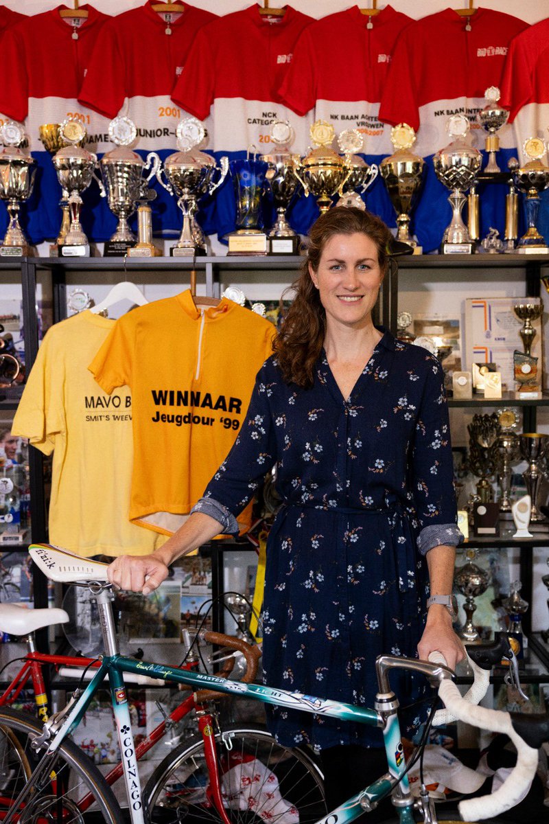 Nog 4 nachtjes en dan presenteren we in <a href="/De_Zwijger/">Pakhuis de Zwijger</a> ons boek Mavoklanten. Op een soort bonte mavo-avond, maar dan in de namiddag. Met o.a. <a href="/wijmenga_cisca/">Cisca Wijmenga</a> <a href="/Vera_Koedooder/">Vera Koedooder</a> <a href="/EACrone/">Eveline Crone</a> Afke Boven én Bettine Vriesekoop. ➡️ dezwijger.nl/programma/mavo…