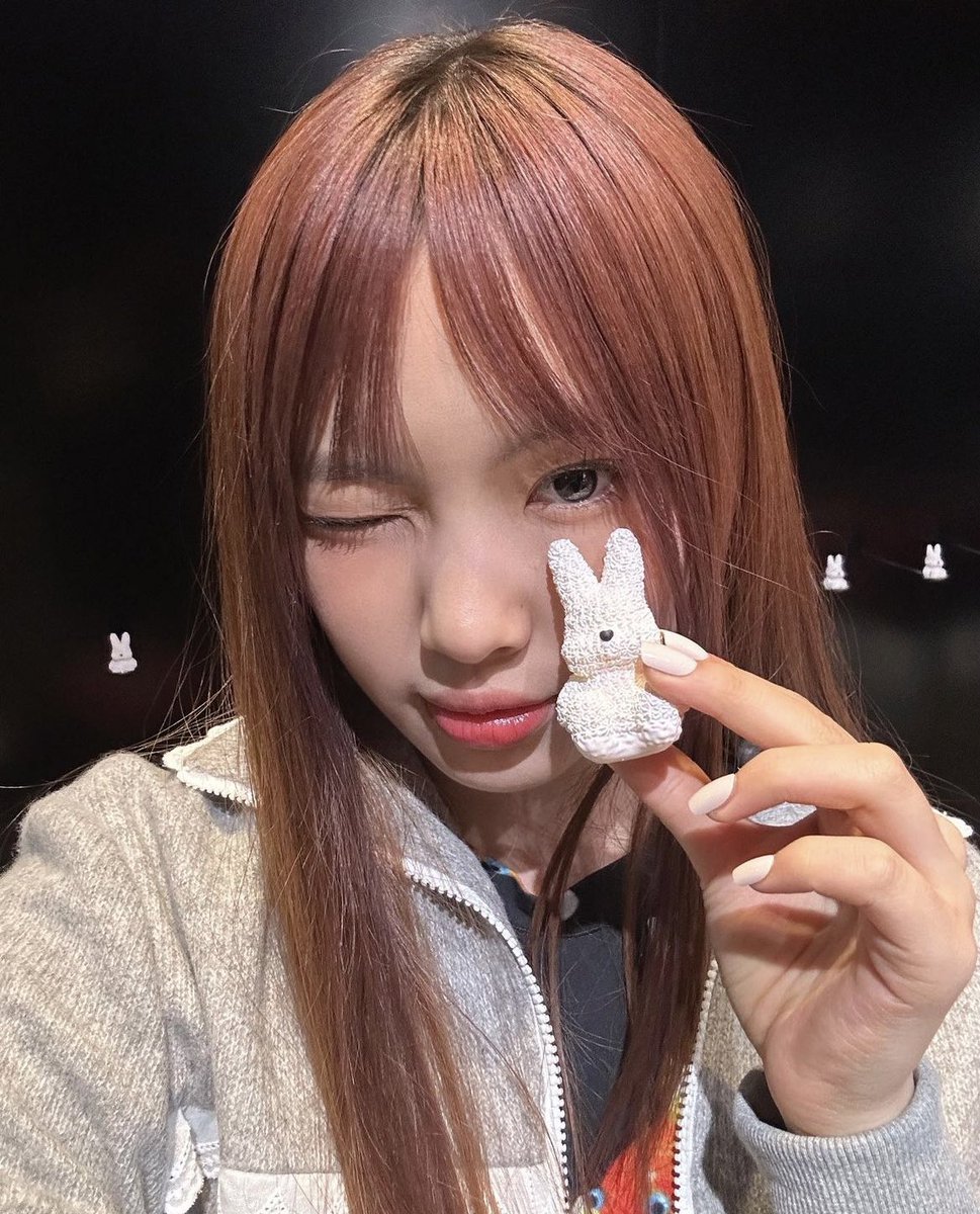lovablDea's tweet photo. 230109 #뉴진스 공식 인스타 https://t.co/CGQ5aObvzR