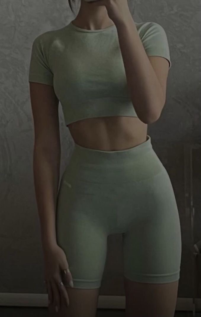 Nunustyleee's tweet photo. Relaxing Day
Taking care for your face and body,drinking matcha with milk,getting your gym outfits,doing your yoga ..
#gymgirl #vsco #girl #Like #LikeForLikes #mactha #tea #gym #outfits #yoga #followforfollow https://t.co/aZLWZRCj8o