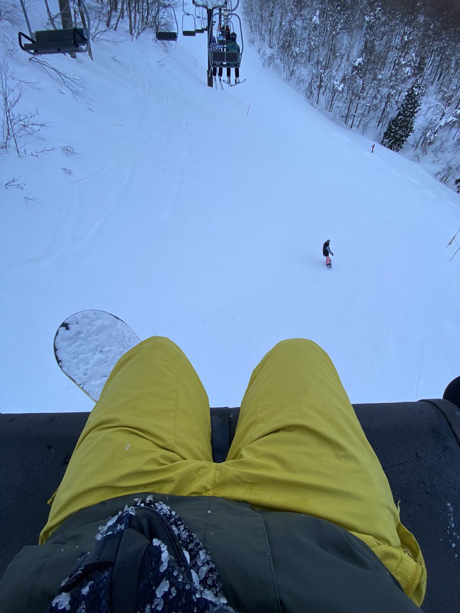 慣れないスノボで全身激痛