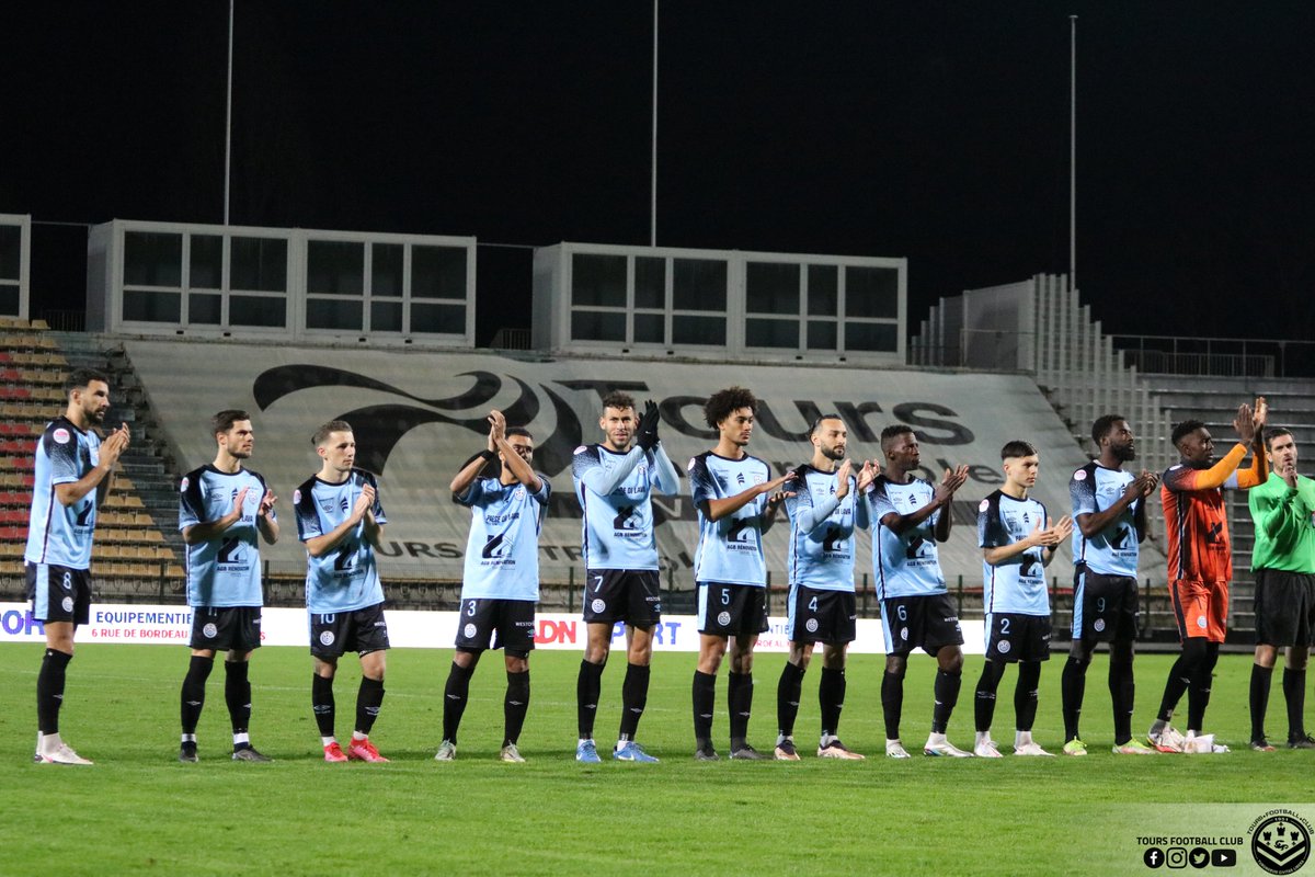 ToursFC's tweet photo. [📸 #TOURSCFC] | 3-0

(Re)vivez en photos la victoire Tourangelle face au Chambray FC ce samedi au stade de la Vallée du Cher.

Toutes les photos sur notre page Facebook :
https://t.co/kymnE3296d

#National3 #ToursFC #TFCLaReconquête 🔵⚫️ https://t.co/FKc5rjjJzf