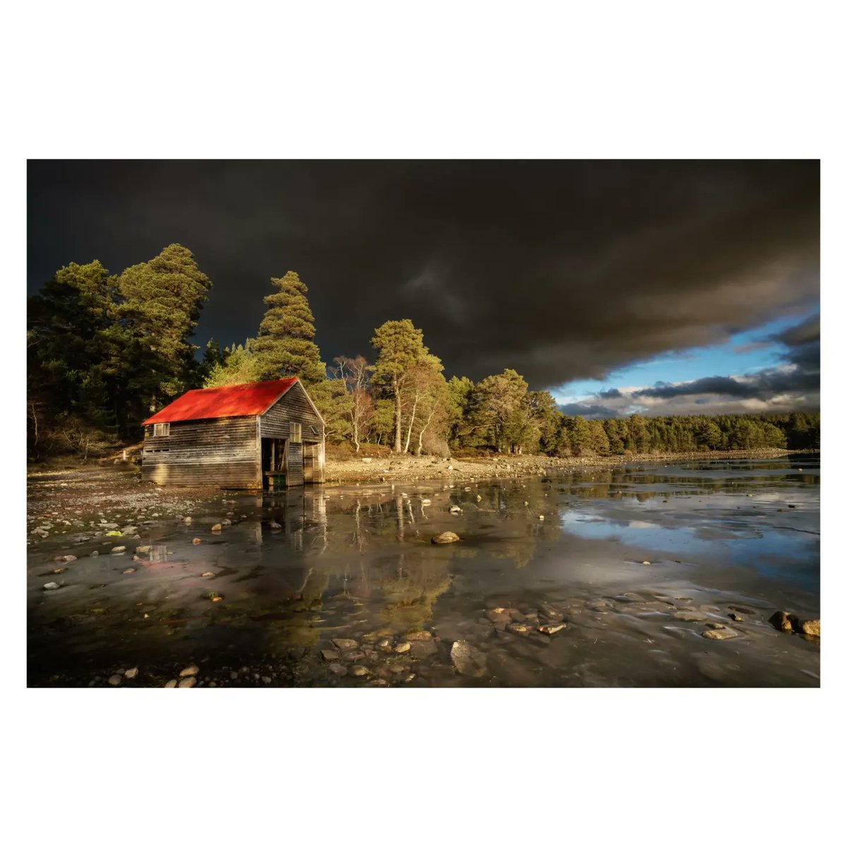 The boathouse in a cold Aviemore #fsprintmonday #appicoftheweek
#SonyA7RIV #Scotland <a href="/VisitScotland/">VisitScotland</a>