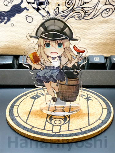 TL表示おかしいので今のうちに冬コミのグッズ写真。ポーチとアクスタ、コースターでした。コースターはアクスタの台座として飾るイメージでしたが、好きに使って下さいな。一般人にもお出しできるわよ!ポーチは、皆さんに喜んでもらえて嬉しかったです! 