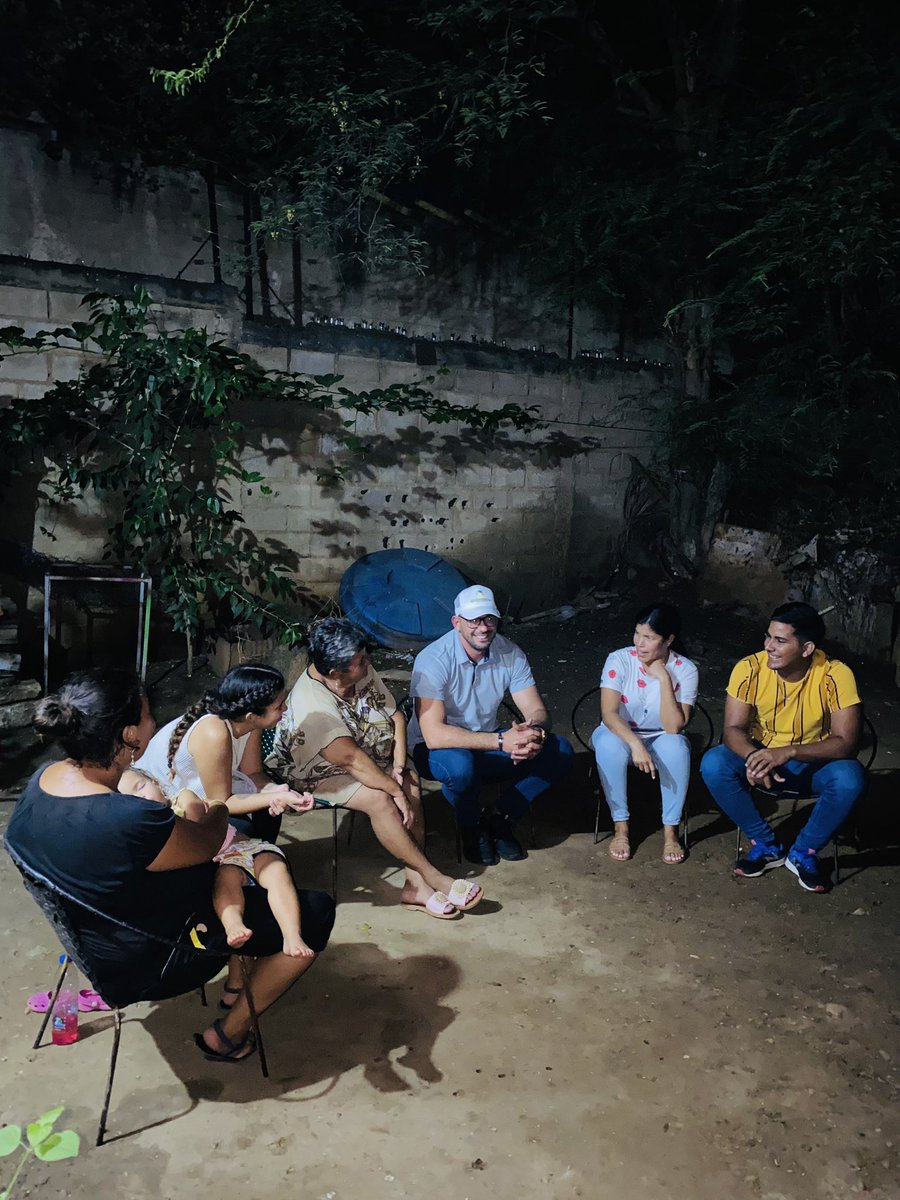 Gabrielrojas_of's tweet photo. Algunos #Gobernantes recién elegidos, han olvidado a nuestro #pueblo, se alejaron de sus promesas en campaña, ahora sólo se enfocan en los negocios que los harán recuperar lo que gastaron mientras engañaban a la #gente ¡es necesario volver a verle la cara a quien confió su #voto! https://t.co/jZOAsViAE9