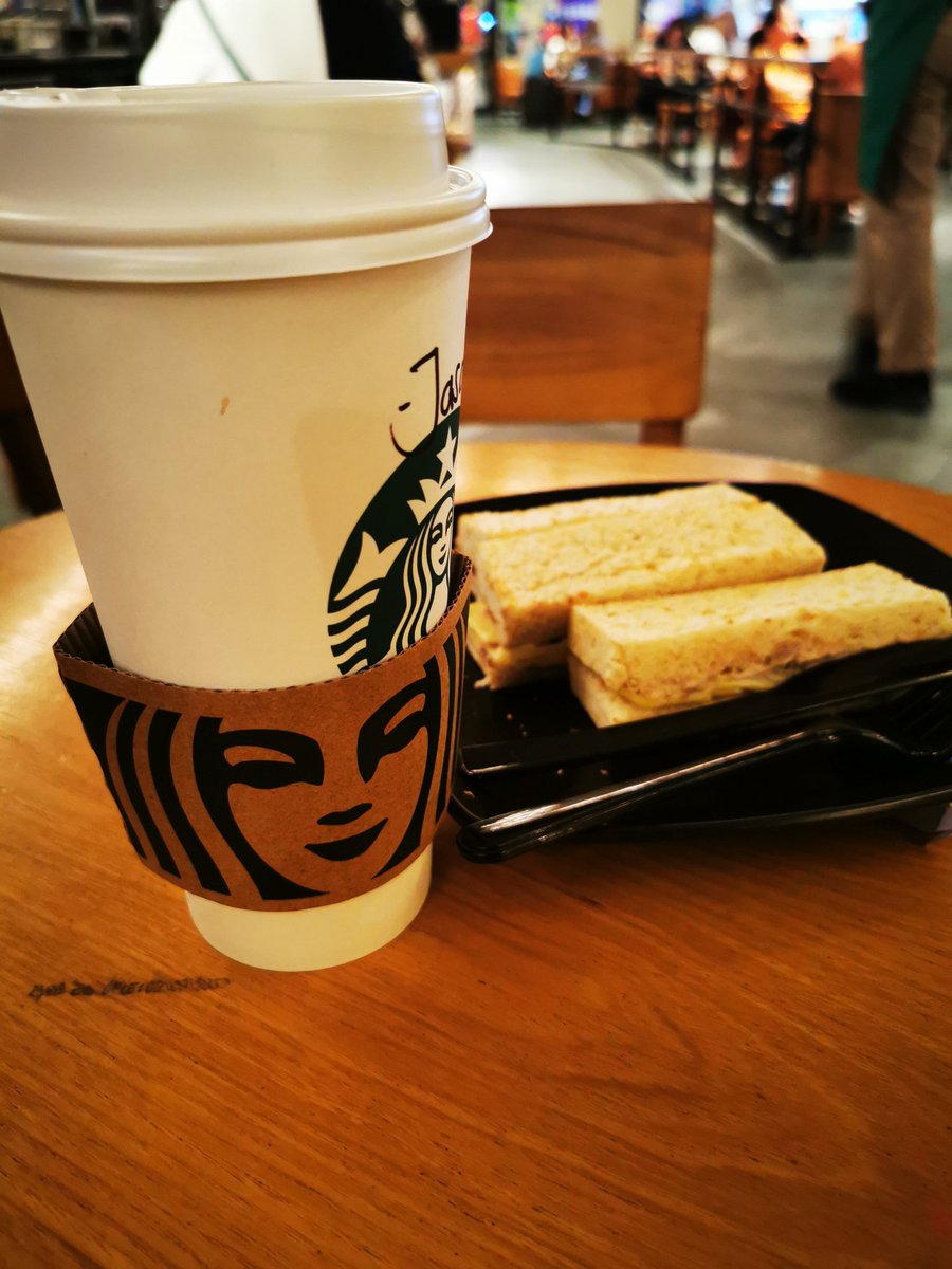 从JB回来后，难得今天可以偷懒一下，喝一杯咖啡，规划一下我们夫妻群2023的活动。。今年5月应该会安排一个夫妻联谊旅行团去Langkawi，不知道有那对夫妻感兴趣的吗？😅😅

#夫妻联谊
#夫妻联谊旅行团
#出去走走