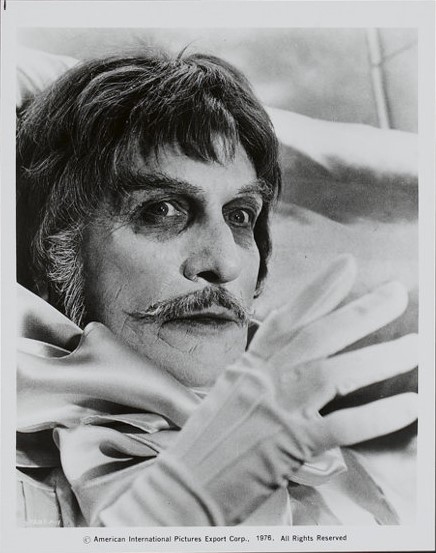 Terror_By_Night's tweet image. Dr. Phibes Rises Again (American International, R-1976)
Still (8&quot; X 10&quot;)
.
#TerrorByNight #DrPhibesRisesAgain #VincentPrice #ClassicHorror #VintageHorror #MonsterKid 
.