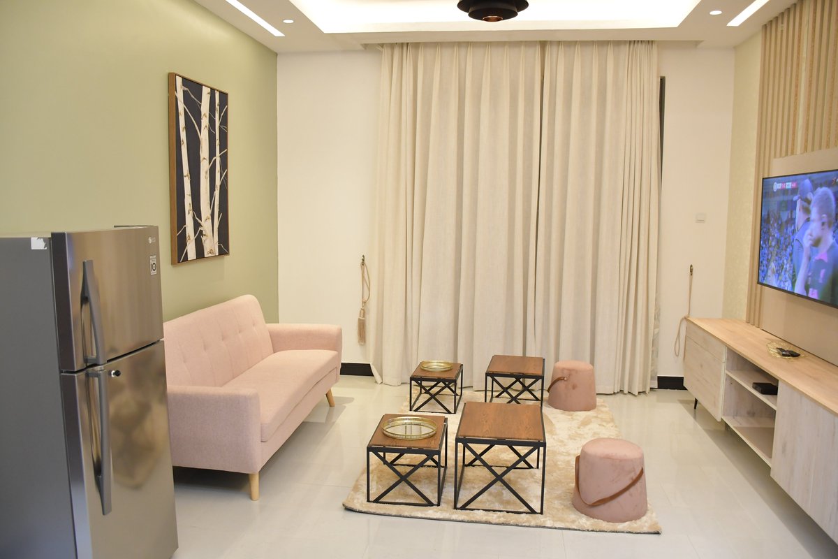 k_ajuna's tweet photo. All rooms both single &amp; double come with a fully furnished kitchen for your fine living @Amreena_aprtmts 
Book today 0786674495.
They are Located along kyanja ring road https://t.co/XKFeBNv04b
