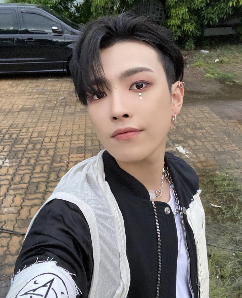 ATEEZ_instagram's tweet photo. https://t.co/OjSKFfFLqa