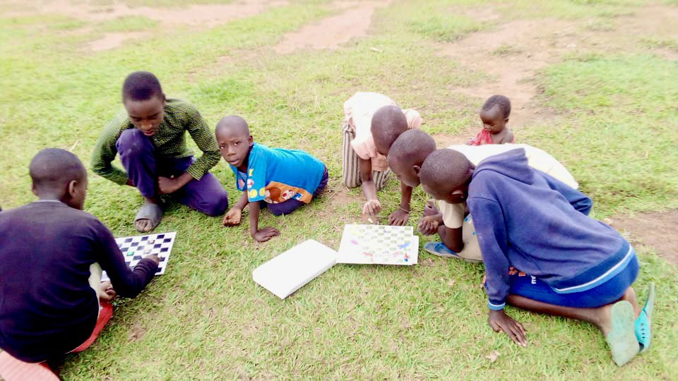 Sad_ngo's tweet image. Une belle journée s’annonce!

Dans un des EAE situés à #Cankuzo, sport, jeux et sensibilisations sont les activités du jour.
@UNICEF_Burundi 

#childprotectionfirst
#SADBurundi