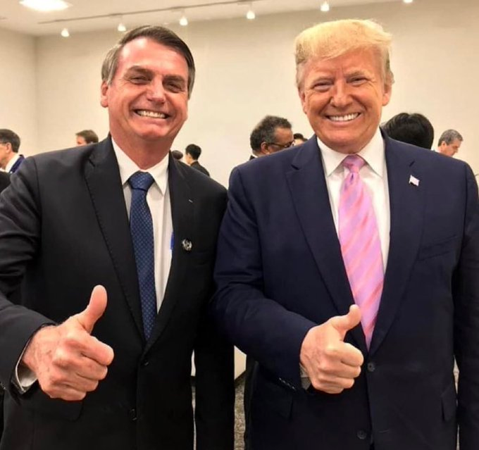 GilesMacDonogh's tweet photo. Thumbs up Mother Brown. https://t.co/bNE4O2HHrE