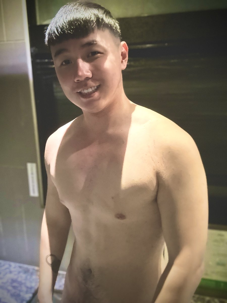 oAaron_1007's tweet photo. 看起來還是好大隻😂
泡湯約起來♨️ https://t.co/VcDY24mEFr