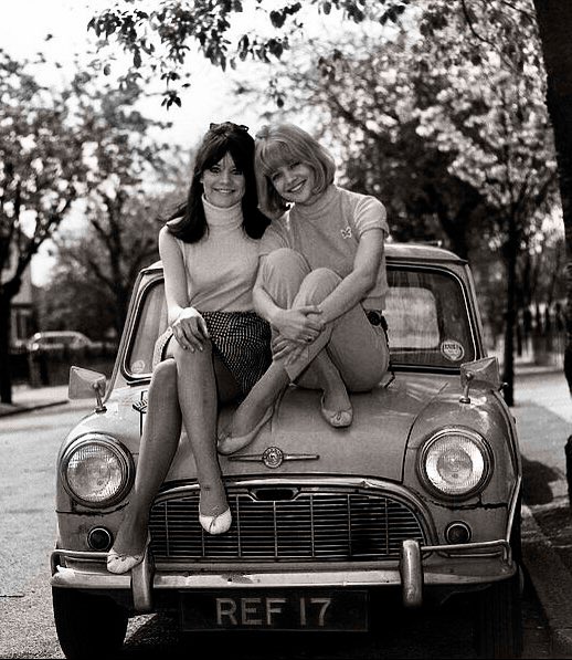 Mini Monday you say? Here are actresses and sisters Sally and Judy Geeson from 1967. 

📷 Trinity Mirror

#Mini #MiniMonday #SallyGeeson #JudyGeeson