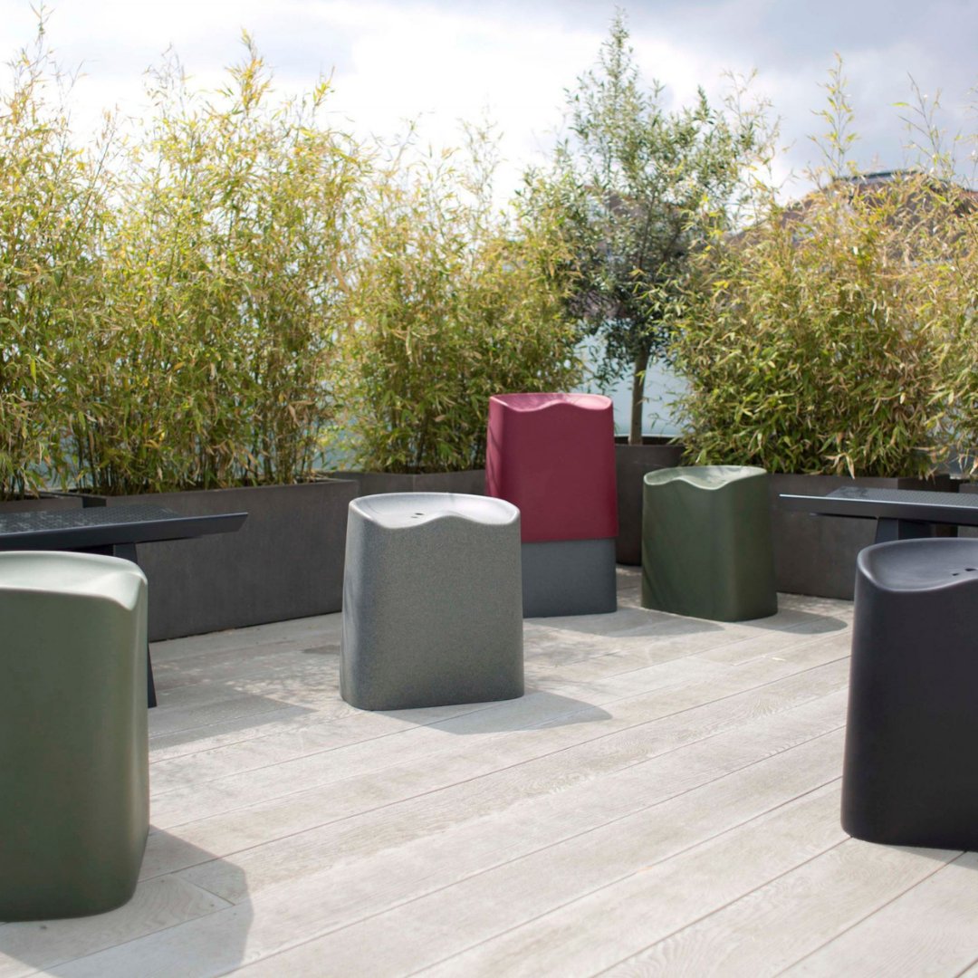 KlassisAs's tweet photo. UV’e ışınlarına dayanıklı plastiği sayesinde "Butt Stool", iç ve dış mekânlarda canlı ve fonksiyonel bir tabure olarak kullanılabilir. 

#steelcase #klassis #butstool #workplace #motivationdesign #smartsolution #design #innovativedesign #workspace https://t.co/uPgFjoNADJ