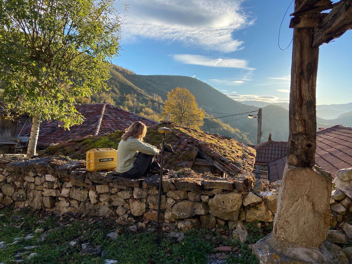 TopconPosSpain's tweet photo. ¡Qué mejor forma de empezar el año que con esta foto de Lucía Rubín Álvarez, ganadora del mes de enero de nuestro concurso de fotografía #Calendariotopcon2023!
#topcon #topconatwork #Calendariotopcon2023 #excade_sl #aplicacionesgeomaticas #construccion #obra #reformas #zen https://t.co/z3XZOsmN8z
