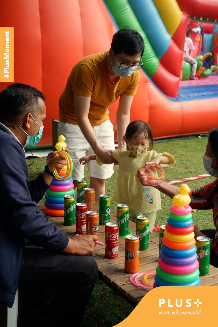 PlusPropertyTH's tweet photo. #PlusLivingMoment ปีใหม่นี้ลูกบ้านได้บุญ ลูกคุณได้สนุกสนาน🎉
ด้วยบรรยากาศทำบุญ☀️เเละกิจกรรมสำหรับเด็กๆ
ให้ลูกบ้านได้ใช้เวลาร่วมกัน
เกิดเป็น Moment ดีๆ💕ของลูกบ้านกับเพื่อนบ้านครับ

พลัสฯ ยืน 1 เรื่องการสร้าง Moment ความสุข❤️
#PlusProperty 
#PlusLivingManagement
#PlusForYourLiving https://t.co/jziYLz9Uty