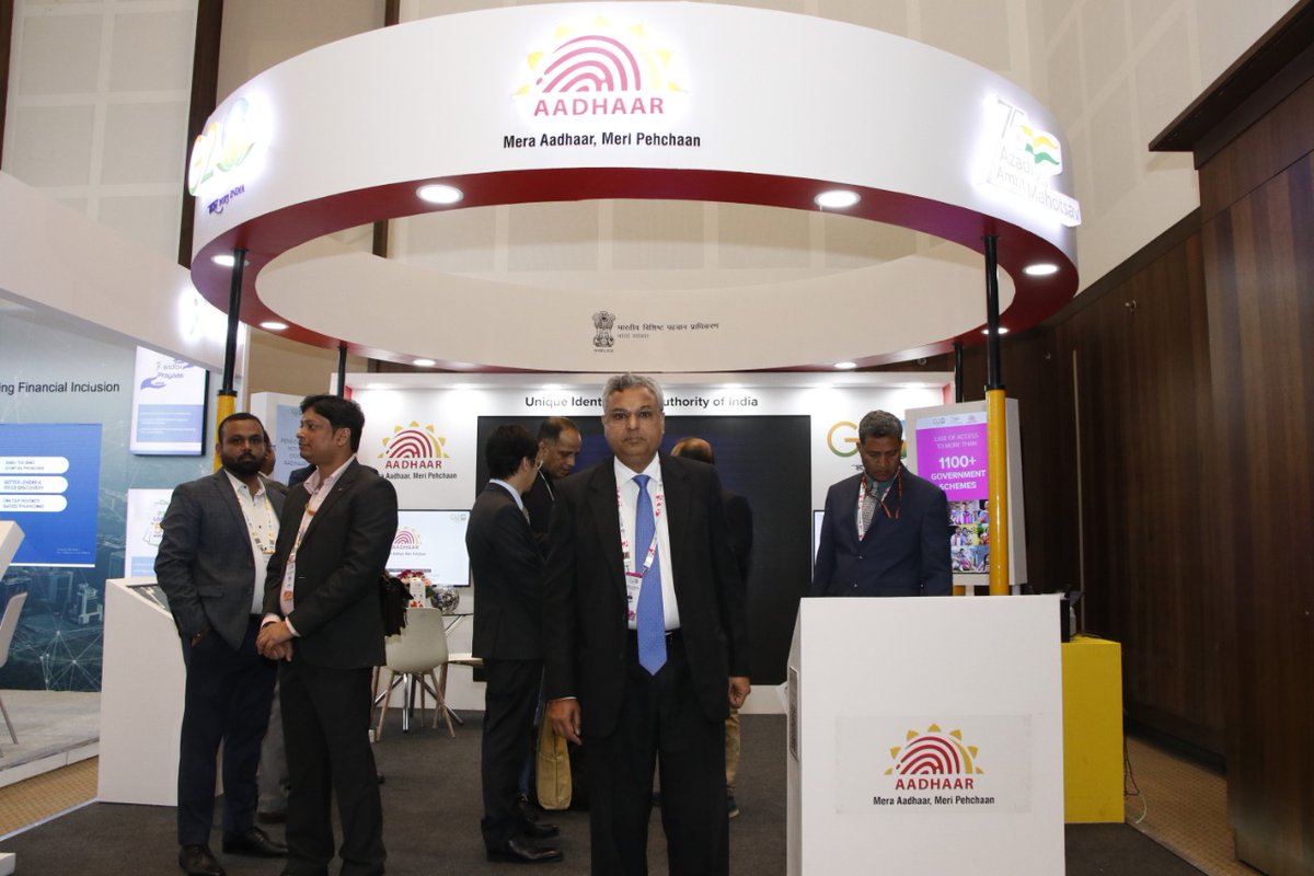 Aadhaar tweet media
