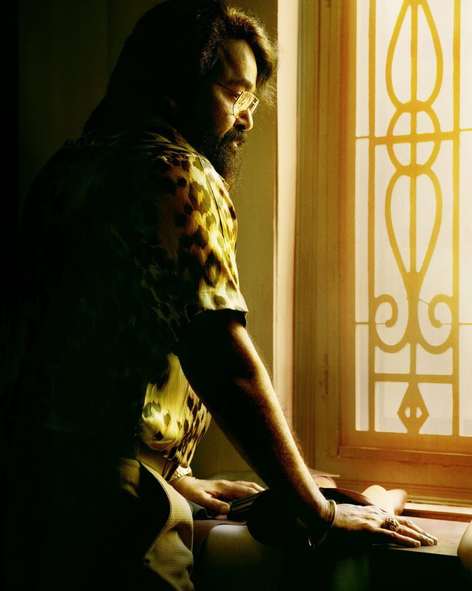 thalpathymrvin's tweet photo. Who can Pull PAN INDIA Star Range in INDIAN Cinema!!??

Like - #Chiranjeevi ❤️

Retweet - #Mohanlal 🔁

Let's settle this...

#WaltairVeerayya
#MalaikottaiValiban https://t.co/XFksnFZRjh