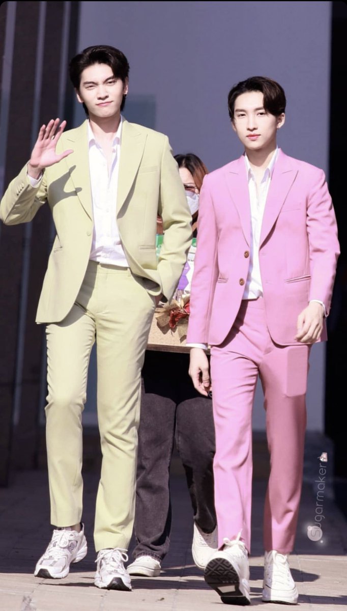 zmk__hnr's tweet photo. THEIR VISUALS AIN’T JOKING!!!! ✨
@Noeul_lee6 @Bossckm_
#BossNoeul #Bosschaikamon #Noeul #Noeulnuttarat #ShawtyBoss #MagentaBoy #BossDaddy https://t.co/HYLe8ulO7K